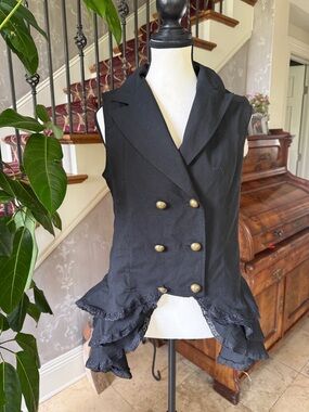 SPIN  DOCTOR  Beatrice waste Coat Top black size medium very good condition